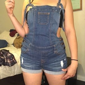 Overall shorts